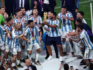 John Terry Ejek Aguero yang Kurang Total Ikut Selebrasi Argentina John Terry Ejek Aguero yang Kurang Total Ikut Selebrasi Argentina