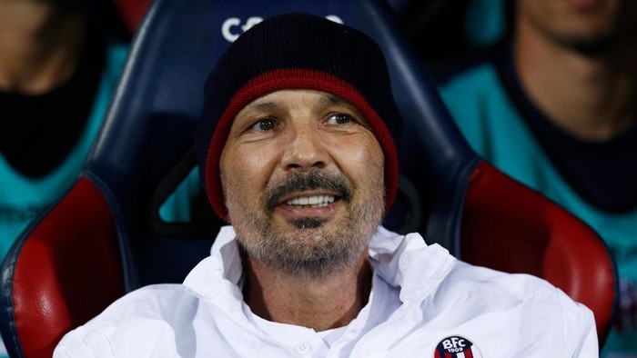 BOLOGNA, ITALY - SEPTEMBER 01: Head coach Sinisa Mihajlovic of Bologna Fc looks on prior to the Serie A match between Bologna FC and Salernitana at Stadio Renato DallAra on September 1, 2022 in Bologna, Italy. (Photo by Matteo Ciambelli/DeFodi Images via Getty Images)