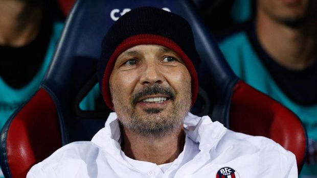 BOLOGNA, ITALY - SEPTEMBER 01: Head coach Sinisa Mihajlovic of Bologna Fc looks on prior to the Serie A match between Bologna FC and Salernitana at Stadio Renato Dall'Ara on September 1, 2022 in Bologna, Italy. (Photo by Matteo Ciambelli/DeFodi Images via Getty Images)
