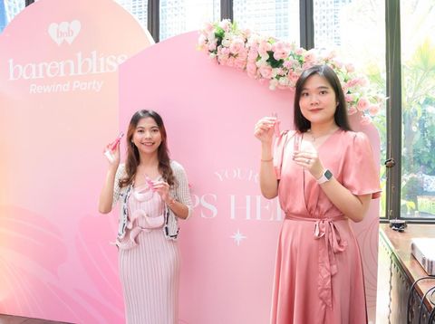 Tia Maulidiya, PR Manager barenbliss Indonesia & Fivyola Hendra, Brand Director barenbliss Indonesia