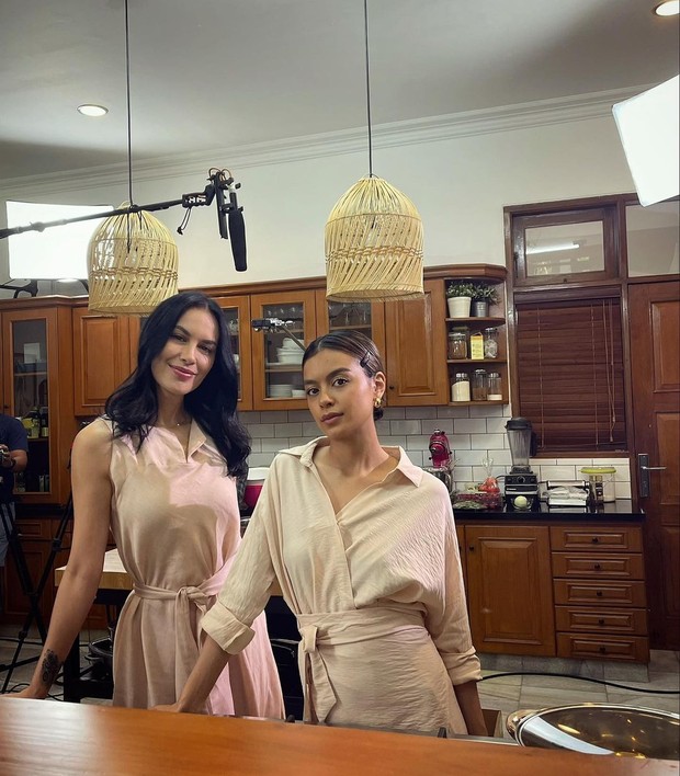 Cantik dengan Nuansa Earth Tone/Foto: Instagram/@sophia_latjuba88 Cantik dengan Nuansa Earth Tone/Foto: Instagram/@sophia_latjuba88