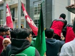 Protes Anggota Parpol Jadi PPK, Mahasiswa Majalengka Gelar Aksi di KPU