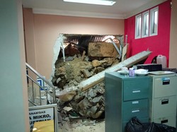 Kantor Disperindag Anambas Rusak Diterjang Longsor