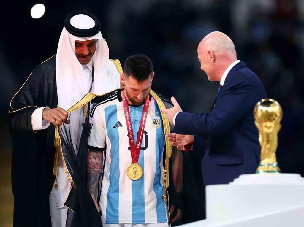 Demi Jubah Bisht Milik Messi, Crazy Rich Oman Siap Bayar Rp 15 M!