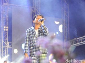 Jatim Sepekan: Soal Sepinya Konser Farel-KPK Geledah Kantor Gubernur Jatim Jatim Sepekan: Soal Sepinya Konser Farel-KPK Geledah Kantor Gubernur Jatim