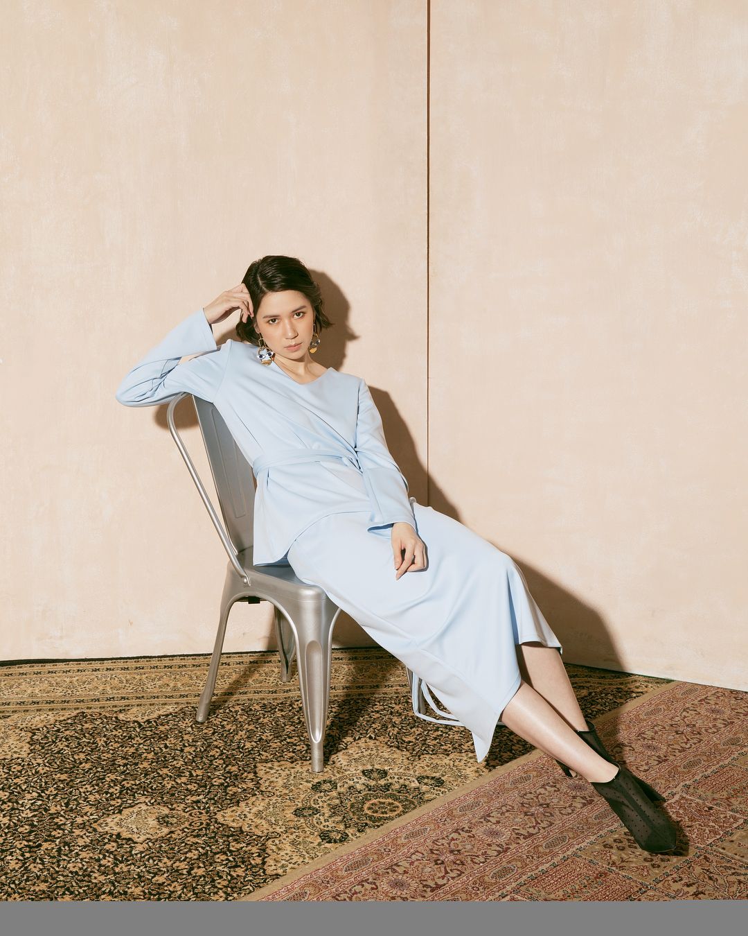 Gaya fashion Laura Basuki