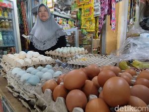Harga Gula-Telur di Pasar Gresik Stabil Jelang Nataru, Cenderung Turun