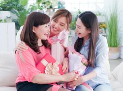 Sejarah Hari Ibu dan Cara Menyenangkan Ibunda Tercinta