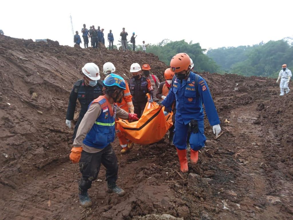 Petugas Kembali Berhasil Evakuasi 2 Jenazah Korban Gempa Cianjur