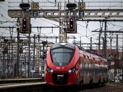 Kereta Cepat Tabrakan dengan Truk di Prancis, Masinis Tewas-27 Luka