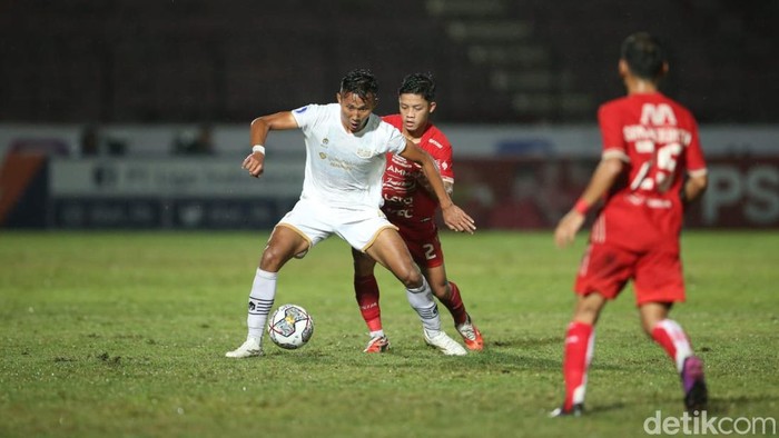 Persija Jakarta vs Dewa United.