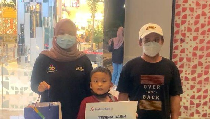 Lubang Leher Rafli Segera Ditutup, Keluarga Panjatkan Syukur