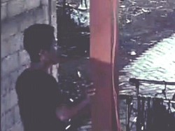 Maling Terekam CCTV Mencuri Celana Dalam Penghuni Kos Wanita di Banyuwangi