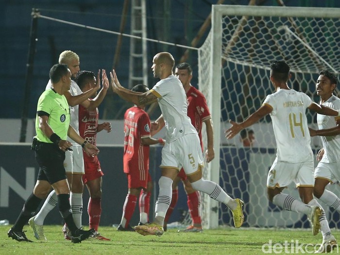 Persija Vs Dewa United