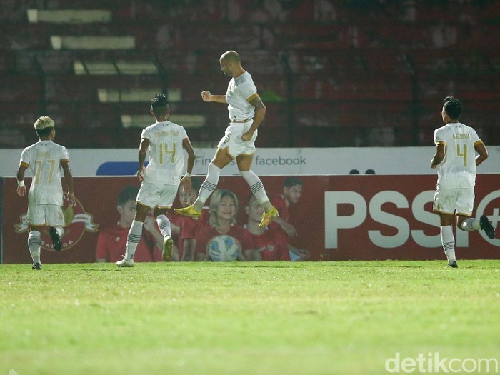 Persija Vs Dewa United