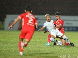 Duel berjalan sengit setelah Persija memimpin. Sempat ada perselisihan dari bench kedua tim.