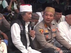 PKB Jatim Bela Cak Nun yang Ibaratkan Jokowi Seperti Firaun