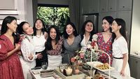 Potret Ririn Dwi Ariyanti Saat Ikut Makan di Perayaan Natal