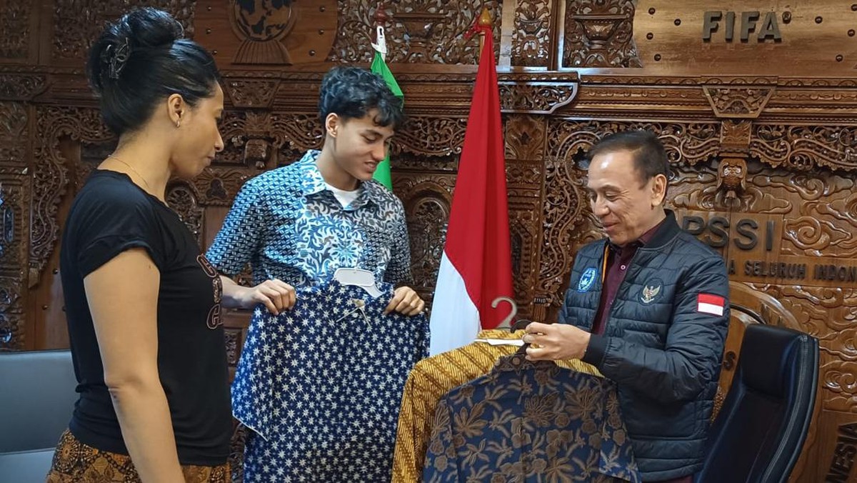 Mochamad Iriawan bersama Rafael Struick. (Foto: dok. PSSI)