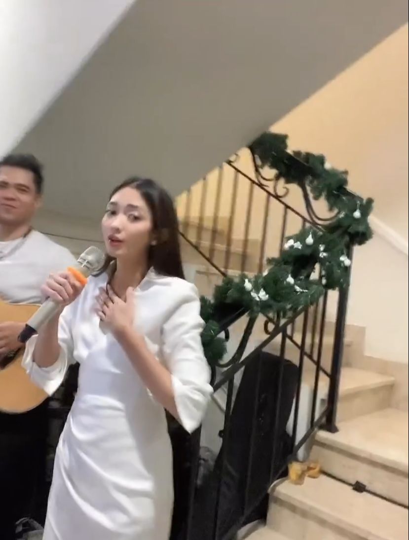 Ririn Dwi Ariyanti Rayakan Natal Bersama Keluarga Ijonk Ririn Dwi Ariyanti Rayakan Natal Bersama Keluarga Ijonk