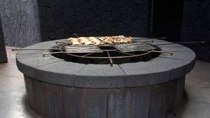 Siapa Berani Mampir? Restoran Ini Ada di Kawasan Gunung Berapi