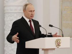 Putin: NATO Ikut Serta dalam Perang Ukraina karena Sumbangkan Senjata