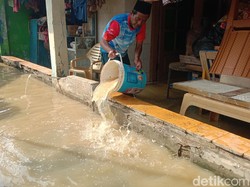 Nestapa Warga Indramayu Hadapi Banjir Rob