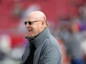 Dua Anggota Keluarga Glazer yang Kukuh Nggak Mau Jual MU