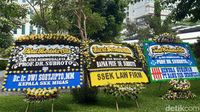 Banjir Karangan Bunga Iringi Kepergian Eks Menteri ESDM Subroto