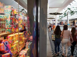 Banyak Keluarga Australia Merasa Tak Mampu Rayakan Natal dan Tahun Baru