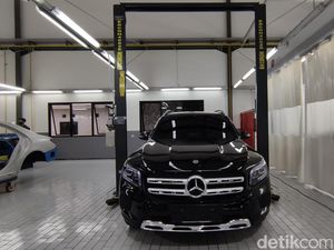 Canggihnya Cat Mobil Mercedes-Benz, Bekas Lecet Bisa Hilang Sendiri