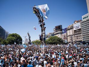 Seorang Penggemar Tewas dalam Perayaan Juara Argentina