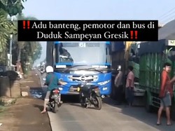 Beredar Video Polisi Hadang Bus Jaya Utama yang Lawan Arus di Gresik