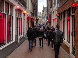 Pekerja Seks Menolak Punah, Mulai dari Amsterdam hingga Bali Pekerja Seks Menolak Punah, Mulai dari Amsterdam hingga Bali