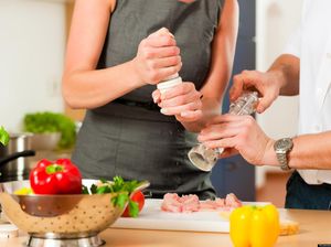 Disuruh Belajar Masak Sebelum Nikah, Wanita Ini Sebut Calon Suaminya Lebay Disuruh Belajar Masak Sebelum Nikah, Wanita Ini Sebut Calon Suaminya Lebay
