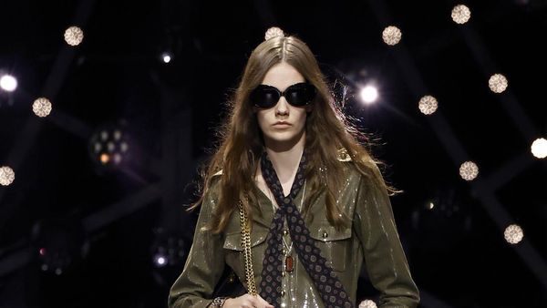 10 Koleksi Busana Indies Rock n Roll dari Celine Fall/Winter 2023