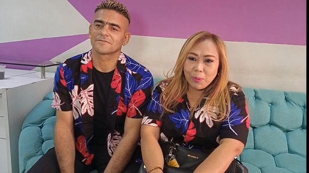 Gonzales dan Istri saat ditemui di Trans TV, Jakarta Selatan.