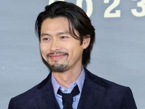 Hyun Bin Tampil Brewokan, Ungkap Perasaan Jadi Ayah dari Anak Son Ye Jin Hyun Bin Tampil Brewokan, Ungkap Perasaan Jadi Ayah dari Anak Son Ye Jin