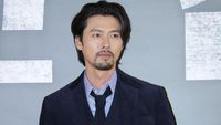 8 Foto Hyun Bin Tampil Brewokan Setelah Jadi Ayah dari Anak Son Ye Jin