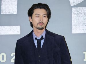 8 Foto Hyun Bin Tampil Brewokan Setelah Jadi Ayah dari Anak Son Ye Jin 8 Foto Hyun Bin Tampil Brewokan Setelah Jadi Ayah dari Anak Son Ye Jin