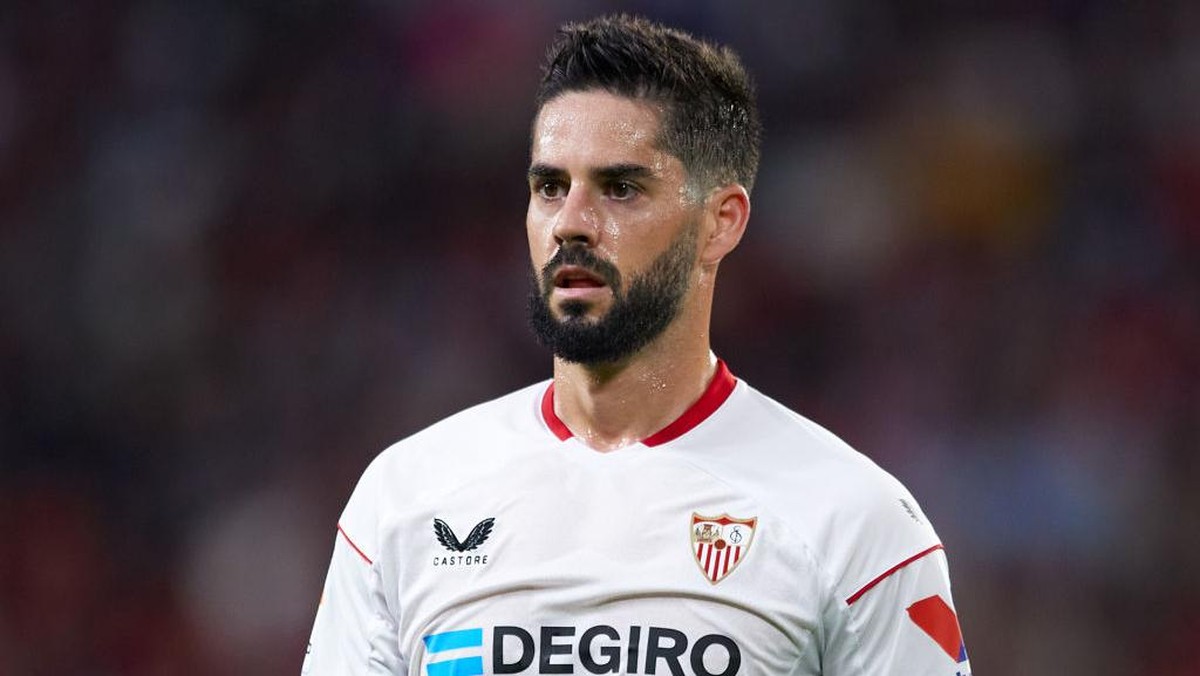 Isco resmi meninggalkan Sevilla, yang baru dibelanya selama 4 bulan. (Foto: Fran Santiago/Getty Images)