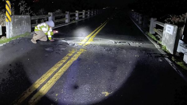 Jembatan di California Rusak Diguncang Gempa M 6,4