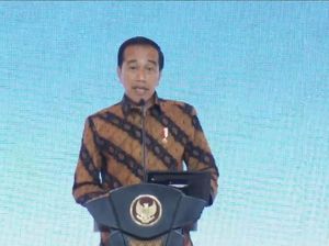 Canda Jokowi Usai Tak Diajak Nyanyi Para Menteri Canda Jokowi Usai Tak Diajak Nyanyi Para Menteri