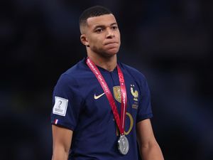 Saat Kylian Mbappe Ledek Selebrasi Mesum Emiliano Martinez Saat Kylian Mbappe Ledek Selebrasi Mesum Emiliano Martinez