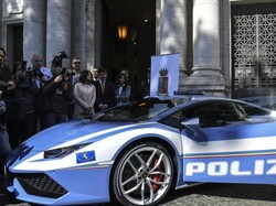 Wuss! Pakai Lamborghini, Polisi Italia Antarkan Donor Ginjal ke Pasien