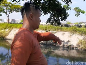 Mayat Bertas Ransel Ditemukan di Anak Kali Banjir Kanal Barat Semarang Mayat Bertas Ransel Ditemukan di Anak Kali Banjir Kanal Barat Semarang
