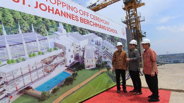 Melihat Pembangunan Sekolah St. Johannes Berchmans di PIK
