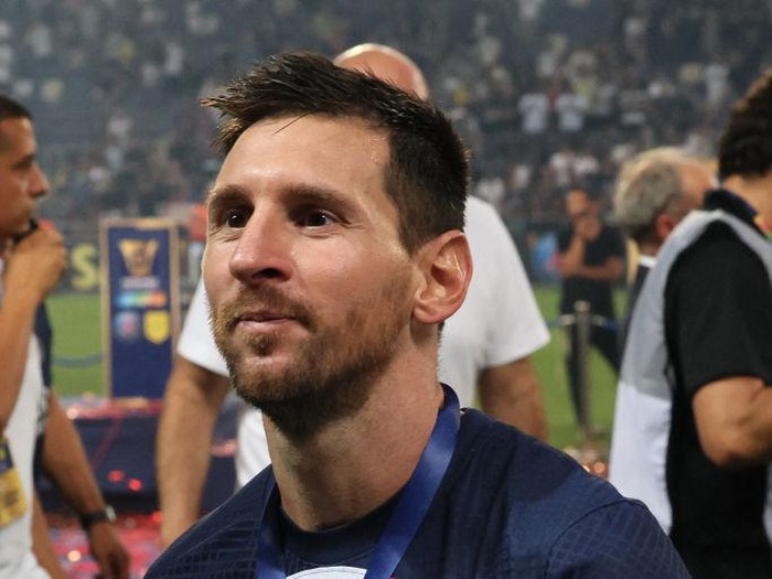 Paris Saint-Germain's Argentinian forward Lionel Messi holds his medal after the team won the French Champions' Trophy (Trophee des Champions) final football match, Paris Saint-Germain versus FC Nantes, in the at the Bloomfield Stadium, in Tel Aviv on July 31, 2022. - Paris Saint-Germain (PSG) beat Nantes 4-0 to clinch the trophy. (Photo by JACK GUEZ / AFP) (Photo by JACK GUEZ/AFP via Getty Images)