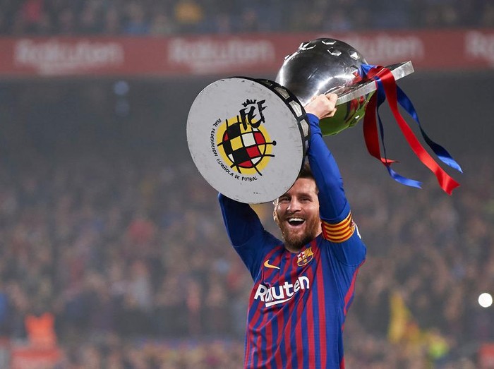 Lionel Messi of Barcelona celebrates after Barcelona won their 26th league title at the end of the Spanish League football match between Barcelona and Levante at the Camp Nou stadium in Barcelona on April 27, 2019 (Photo by Jose Breton/NurPhoto via Getty Images)