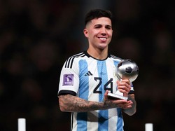 Enzo Fernandez (Argentina) dan Jude Bellingham (Inggris) sama-sama bukukan 15 tekel. Menariknya, dua pemain itu masih muda, Enzo berusia 21 tahun dan menangi penghargaan pemain muda terbaik, sementara Bellingham masih berusia 19 tahun (Getty Images)